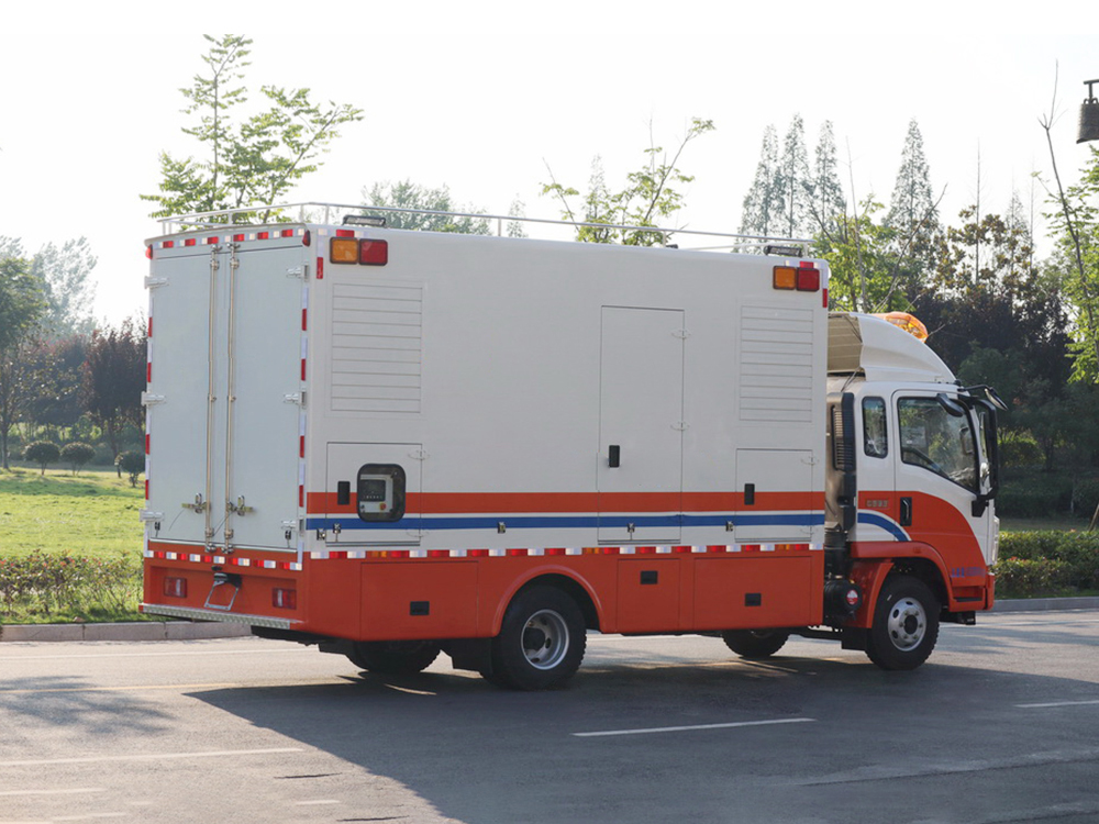 重汽豪沃電源車