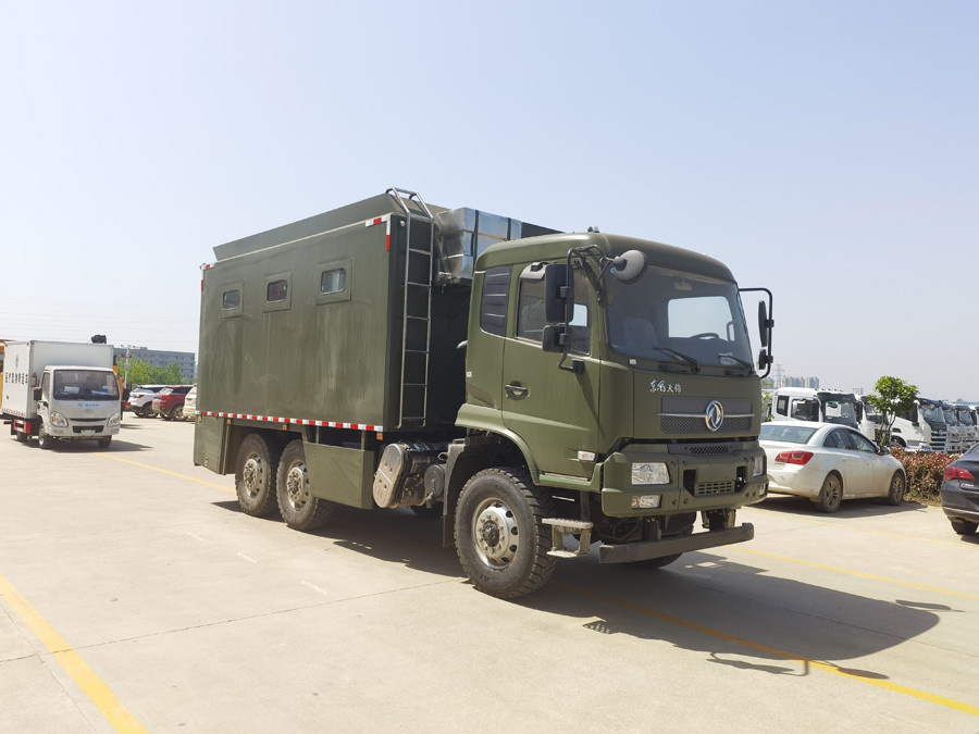 東風(fēng)六驅(qū)200人越野炊事車