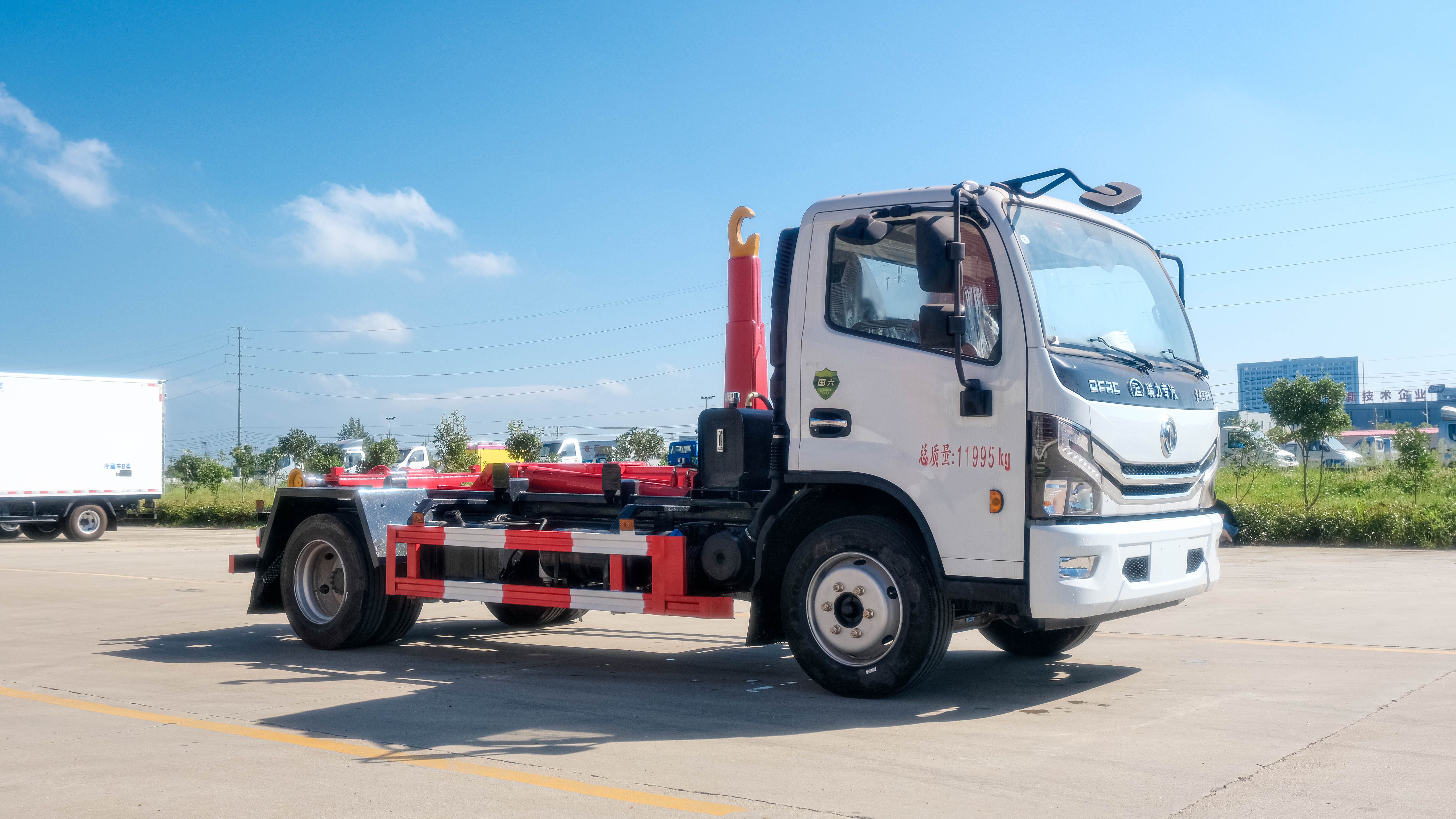 東風(fēng)大多利卡7方勾臂垃圾車