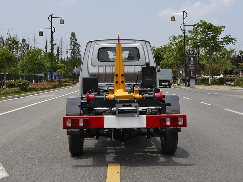 長安2900勾臂垃圾車