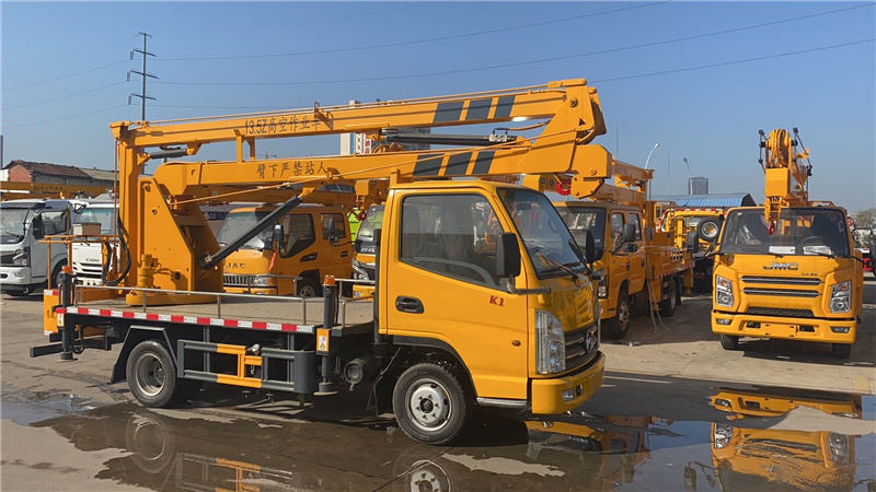 國(guó)六華通凱馬汽油高空作業(yè)車