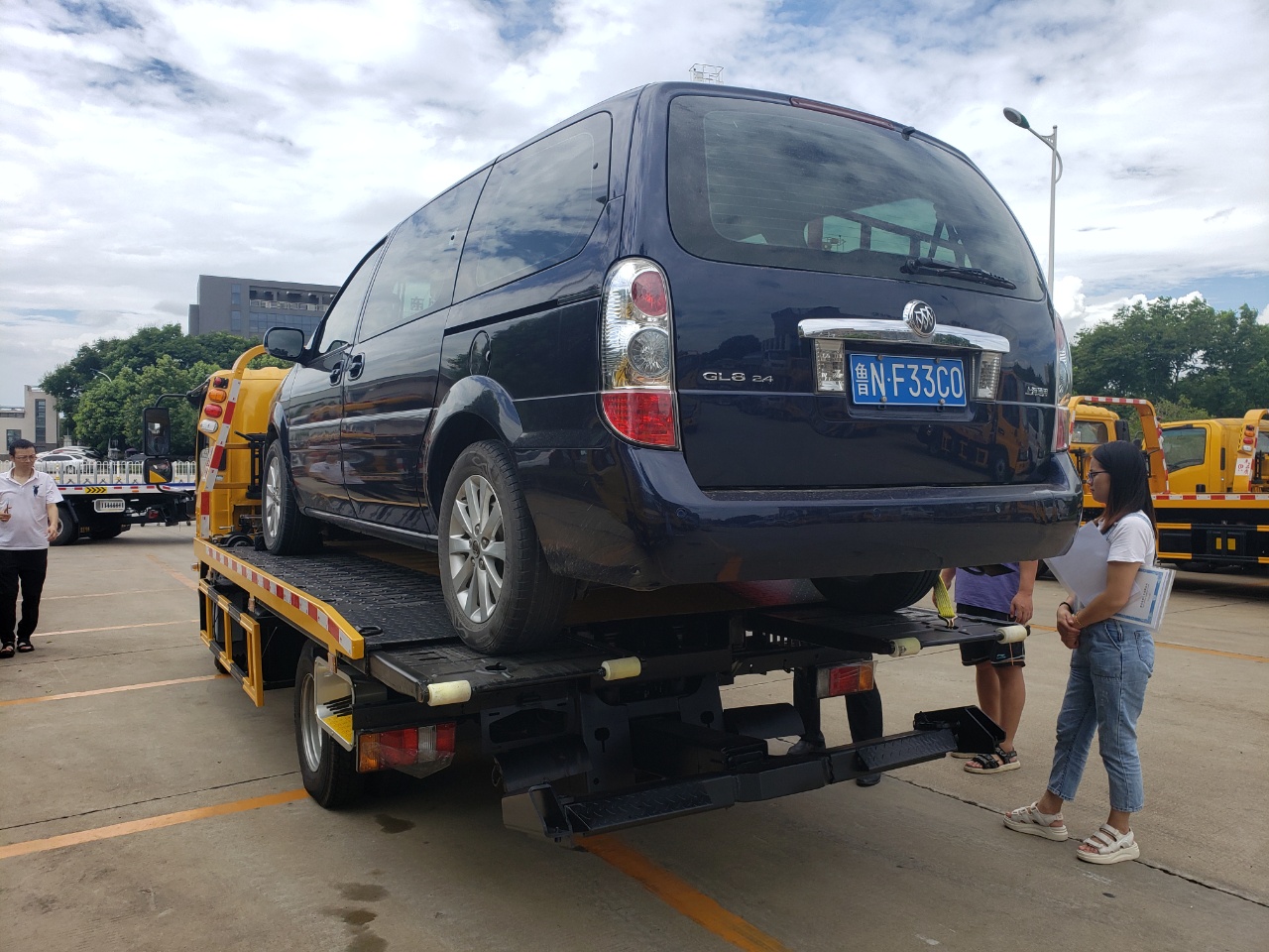 國六慶鈴五十鈴寬體駕駛室藍(lán)牌一拖二清障車